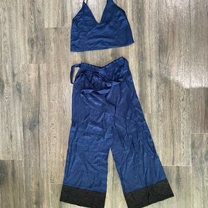 Two-piece Victoria’s Secret night set